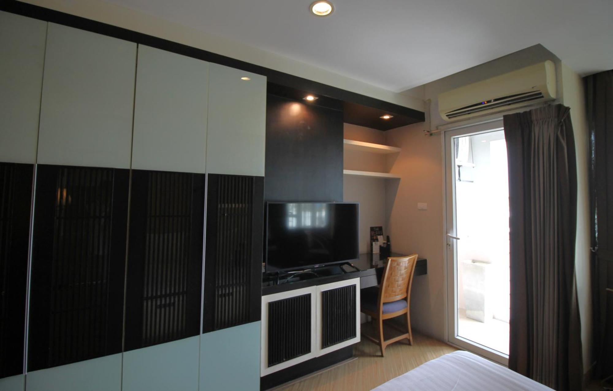 The Sunreno Hotel Sha Bangkok Exterior photo