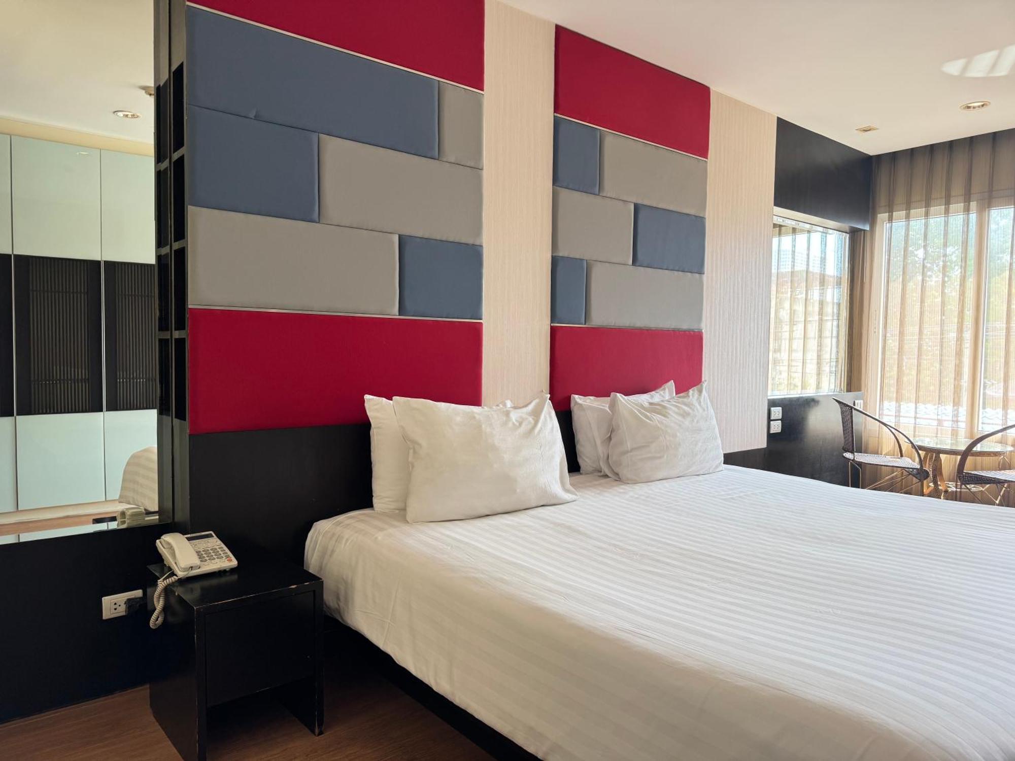 The Sunreno Hotel Sha Bangkok Exterior photo